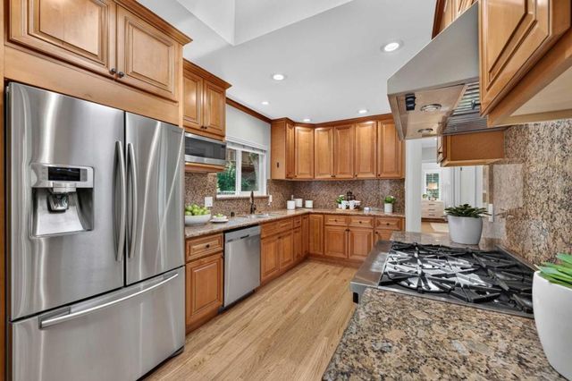 2489 Edith Avenue, Redwood City, CA 94061