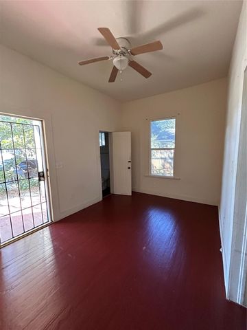 6737 Avenue E A, Houston, TX 77011