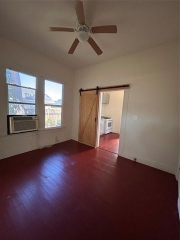 6737 Avenue E A, Houston, TX 77011