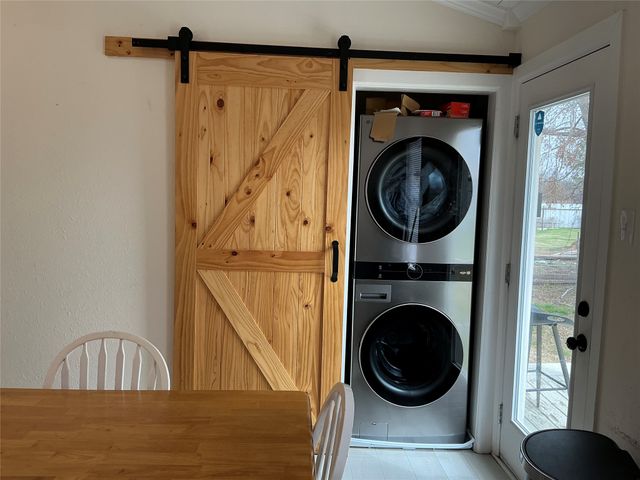 1502 E Highland Avenue, Comanche, TX 76442