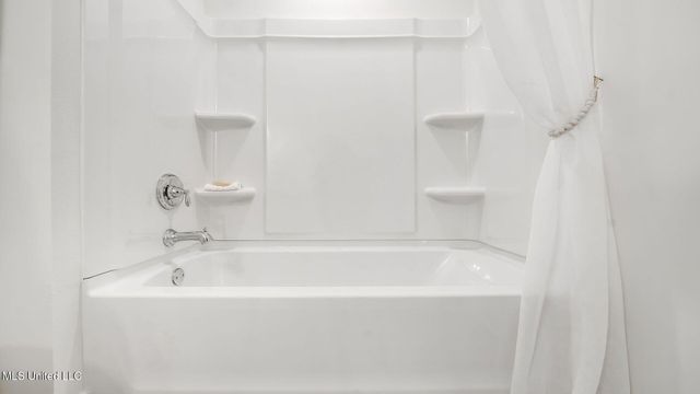 133 Harper Grove Circle, Ocean Springs, MS 39564