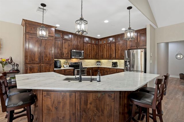 510 Woodland Park DR, Marble Falls, TX 78654
