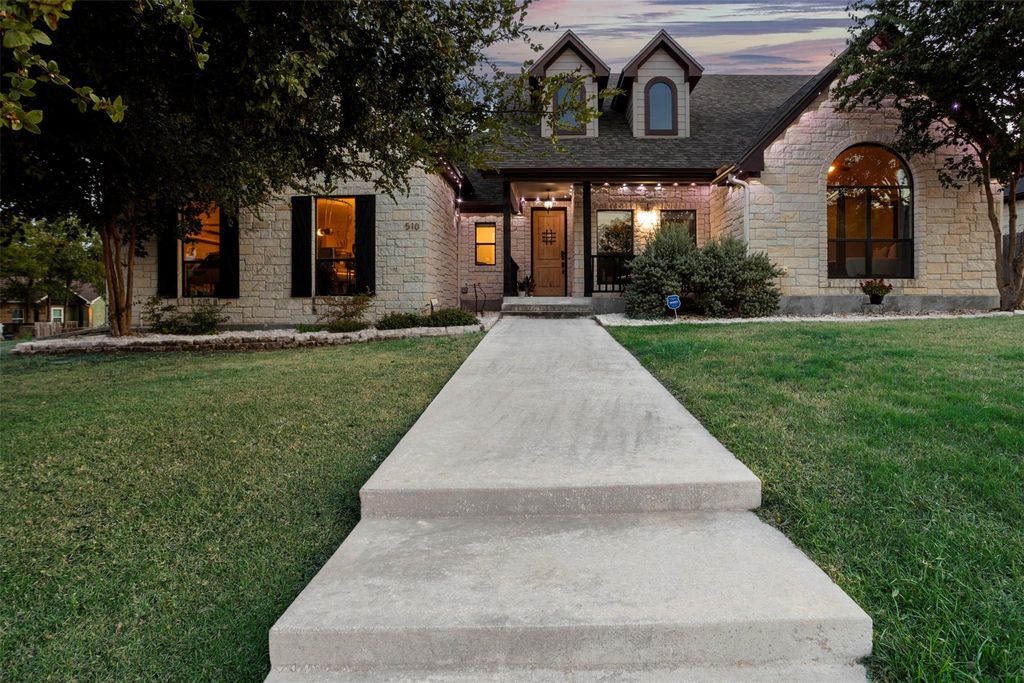 510 Woodland Park DR, Marble Falls, TX 78654
