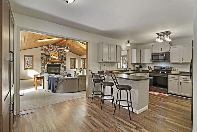 8050 Gina DRIVE, Mount Pleasant, WI 53406