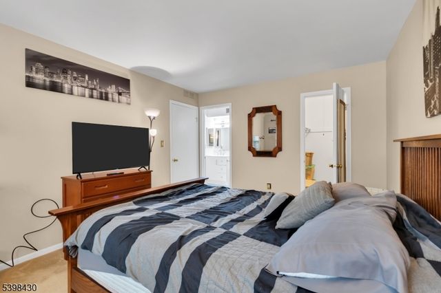 1703 Commons At Kingswood Dr, East Brunswick Twp., NJ 08816