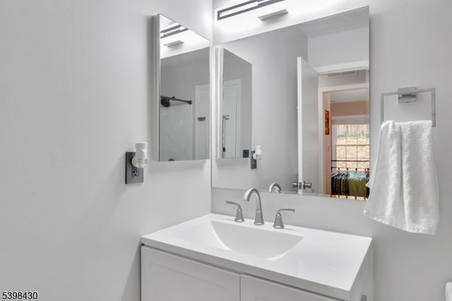 1703 Commons At Kingswood Dr, East Brunswick Twp., NJ 08816