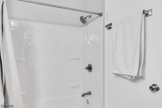 1703 Commons At Kingswood Dr, East Brunswick Twp., NJ 08816