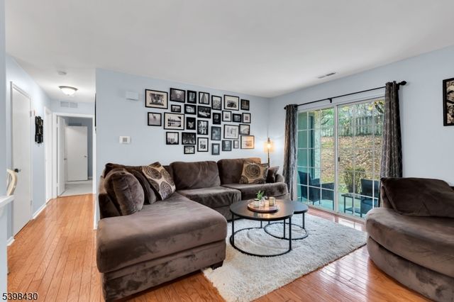 1703 Commons At Kingswood Dr, East Brunswick Twp., NJ 08816