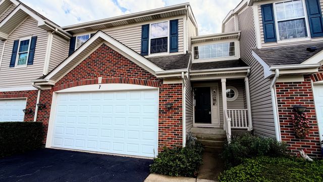 7 Blue Stem Court, Streamwood, IL 60107