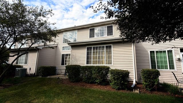 7 Blue Stem Court, Streamwood, IL 60107