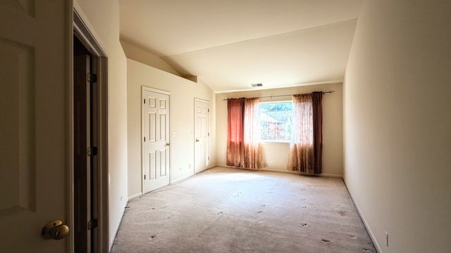 7 Blue Stem Court, Streamwood, IL 60107