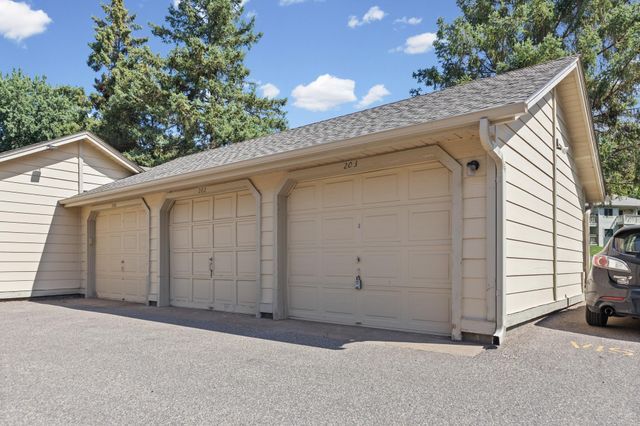 1560 Wheelock Lane 203, Saint Paul, MN 55117