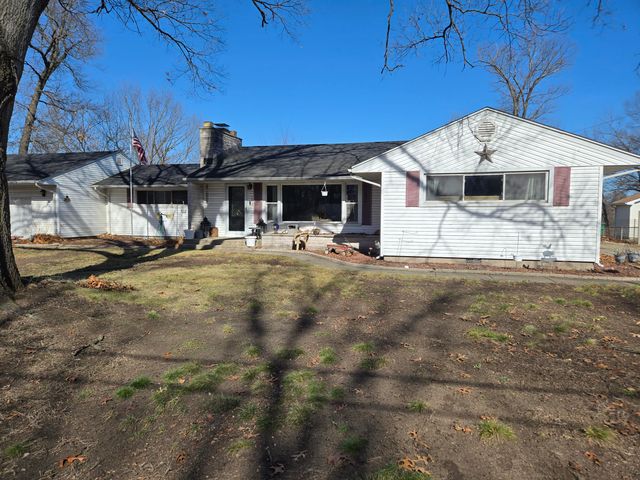 1950 Riverlane Drive, Lake Station, IN 46405