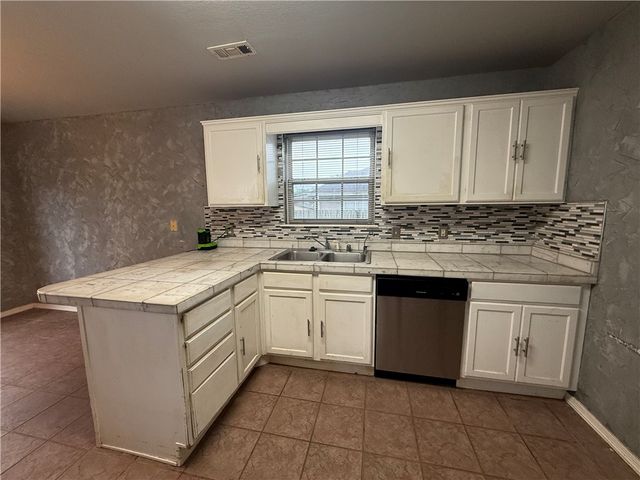 501 Crystal Street, Lowell, AR 72745