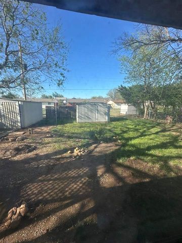 118 NE Angus, Lawton, OK 73507