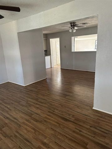 118 NE Angus, Lawton, OK 73507