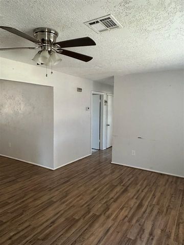 118 NE Angus, Lawton, OK 73507