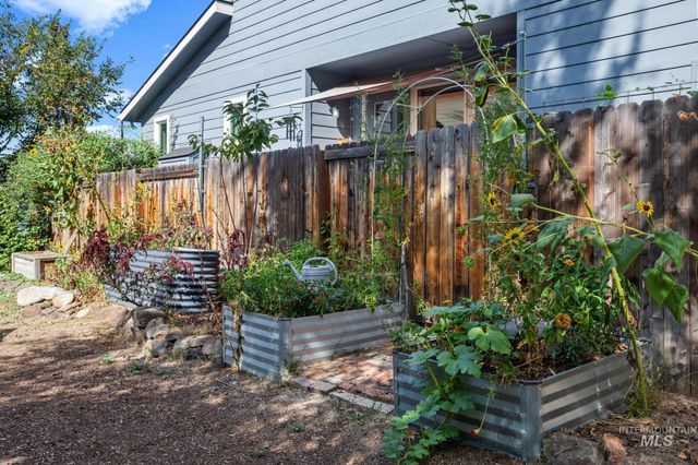 2320 N 16th St, Boise, ID 83702