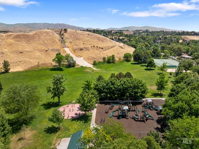 2320 N 16th St, Boise, ID 83702