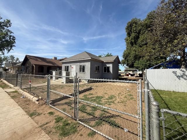 441 N Clark Street, Fresno, CA 93701