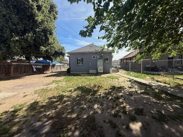 441 N Clark Street, Fresno, CA 93701