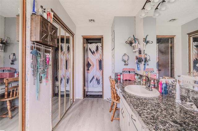 7079 Sweetgum Road, Kingston, OK 73439