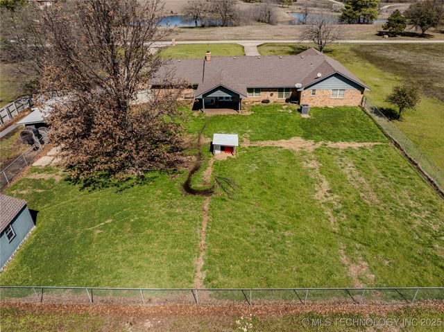 7079 Sweetgum Road, Kingston, OK 73439