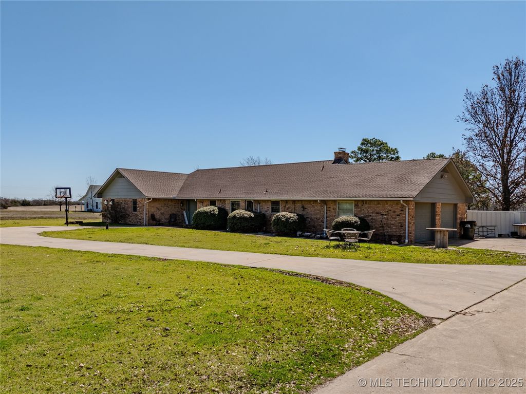 7079 Sweetgum Road, Kingston, OK 73439