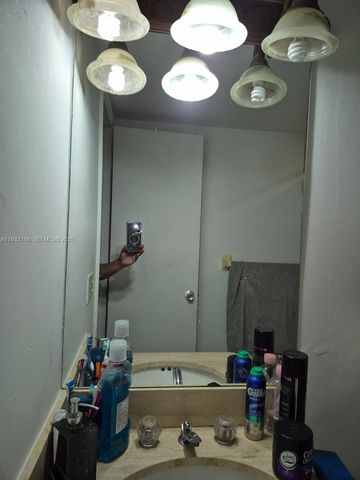 120 Royal Palm Rd 102, Hialeah Gardens, FL 33016