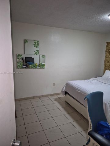 120 Royal Palm Rd 102, Hialeah Gardens, FL 33016