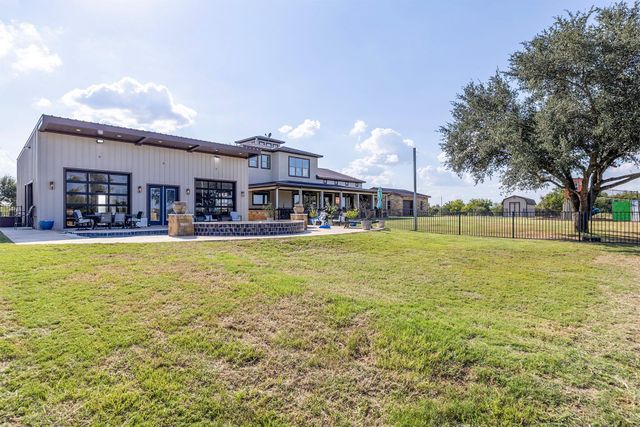1124 County Road 301, Elgin, TX 78621