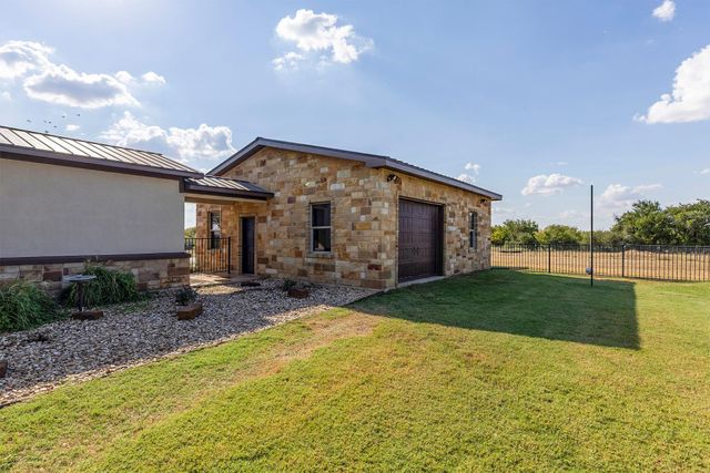 1124 County Road 301, Elgin, TX 78621