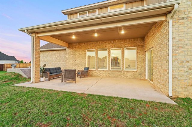10690 N Country Drive, Edmond, OK 73034