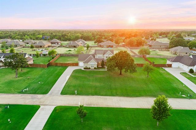 10690 N Country Drive, Edmond, OK 73034