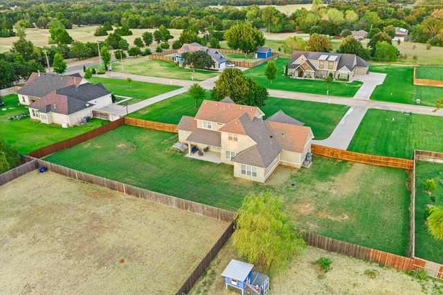 10690 N Country Drive, Edmond, OK 73034