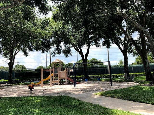 910 9th Way, West Palm Beach, FL 33407