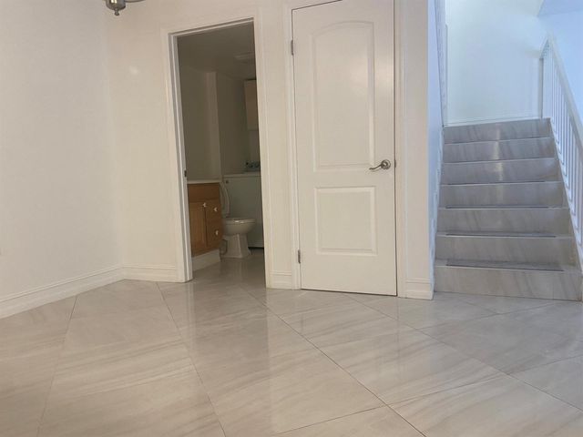 910 9th Way, West Palm Beach, FL 33407