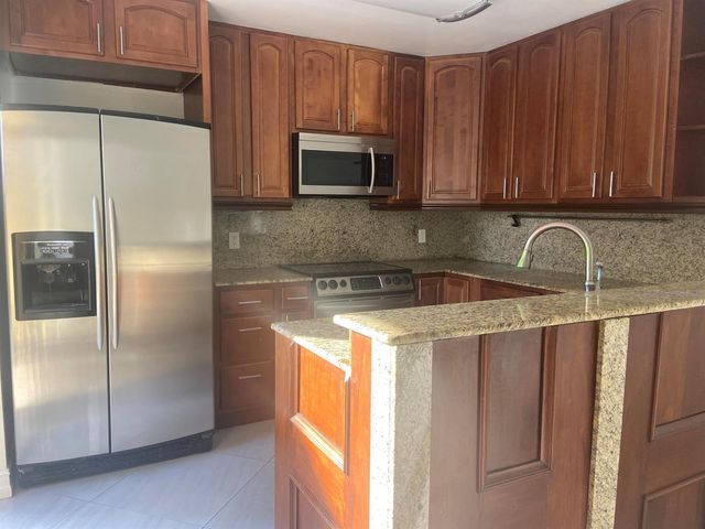910 9th Way, West Palm Beach, FL 33407