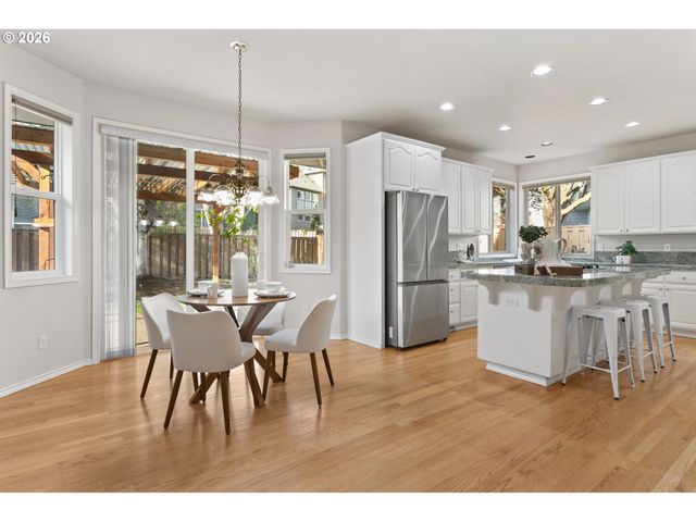 14361 Nw EAGLERIDGE Ln, Portland, OR 97229