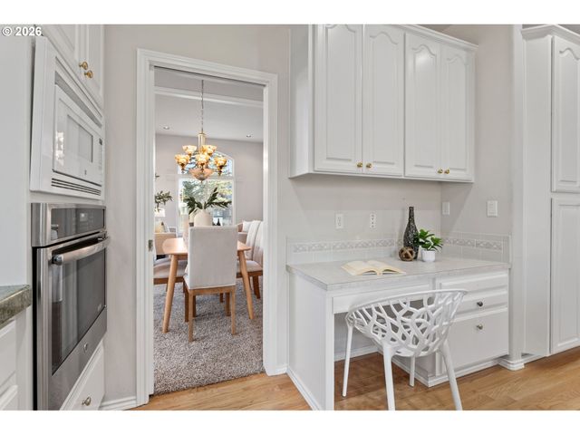 14361 Nw EAGLERIDGE Ln, Portland, OR 97229