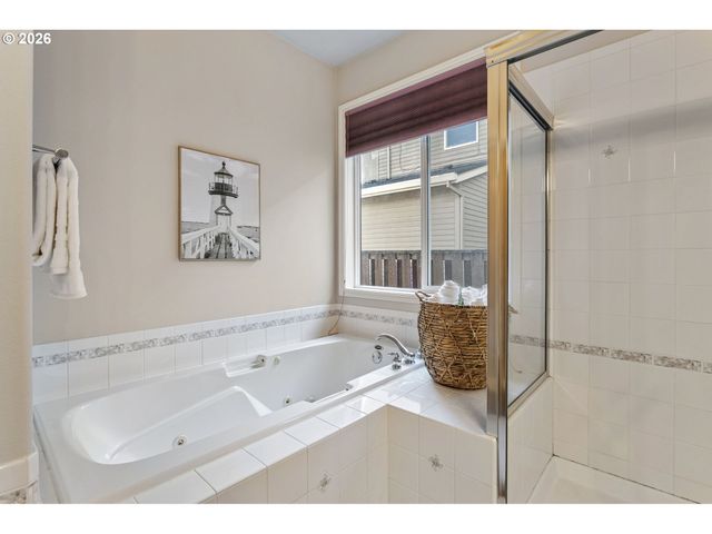 14361 Nw EAGLERIDGE Ln, Portland, OR 97229