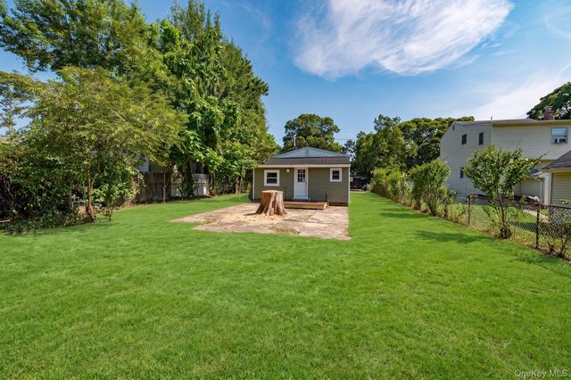 125 Sunset Avenue, Selden, NY 11784