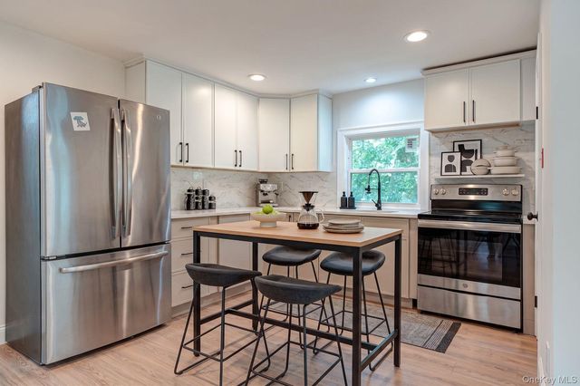 125 Sunset Avenue, Selden, NY 11784
