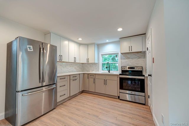 125 Sunset Avenue, Selden, NY 11784