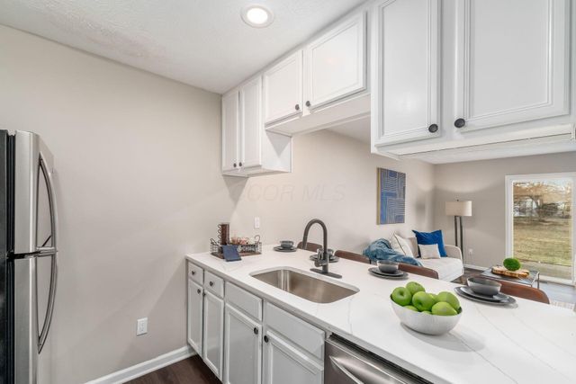 4644 Hobson Drive, 13D, Columbus, OH 43228