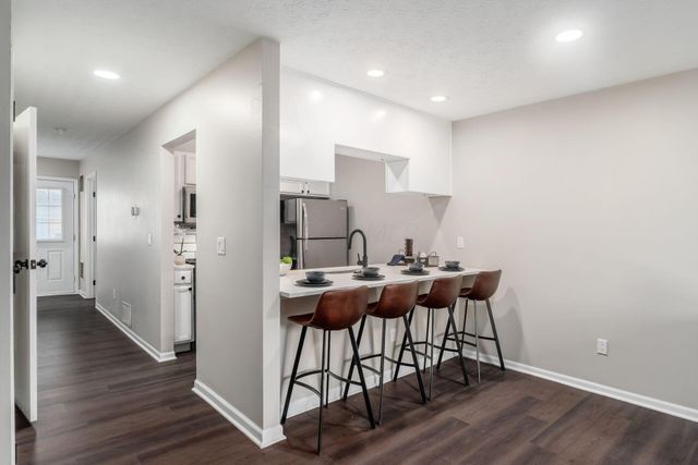 4644 Hobson Drive, 13D, Columbus, OH 43228