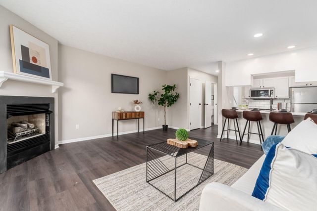 4644 Hobson Drive, 13D, Columbus, OH 43228