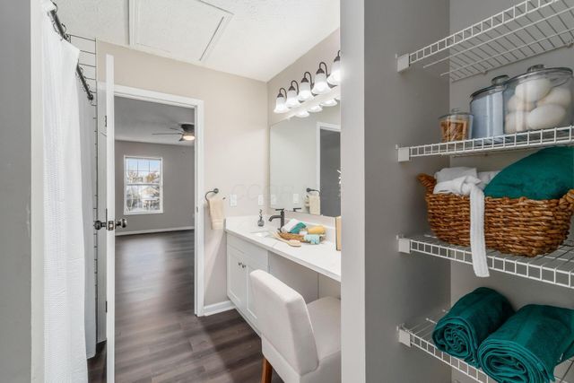 4644 Hobson Drive, 13D, Columbus, OH 43228