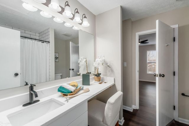 4644 Hobson Drive, 13D, Columbus, OH 43228