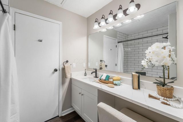 4644 Hobson Drive, 13D, Columbus, OH 43228